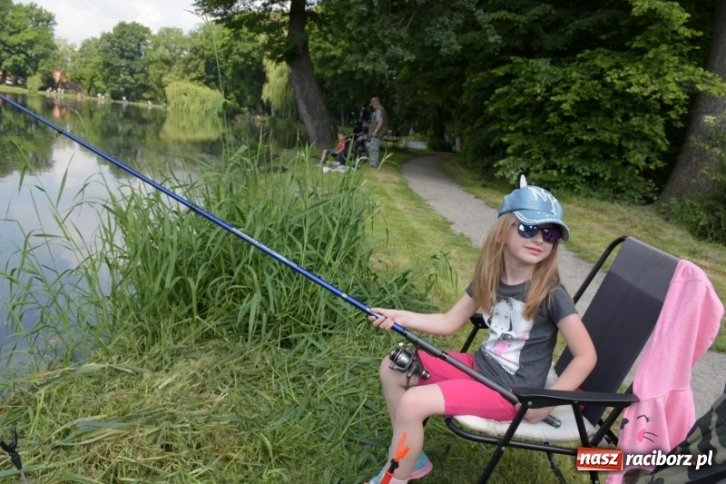 Zdjęcie w galerii na portalu naszraciborz.pl: Wędkarski Dzień Dziecka na Trzecioku  wiadomości z regionu