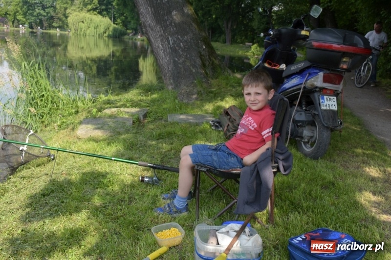 Zdjęcie w galerii na portalu naszraciborz.pl: Wędkarski Dzień Dziecka na Trzecioku  wiadomości z regionu