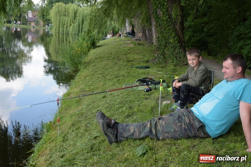 Zdjęcie w galerii na portalu naszraciborz.pl: Wędkarski Dzień Dziecka na Trzecioku  wiadomości z regionu