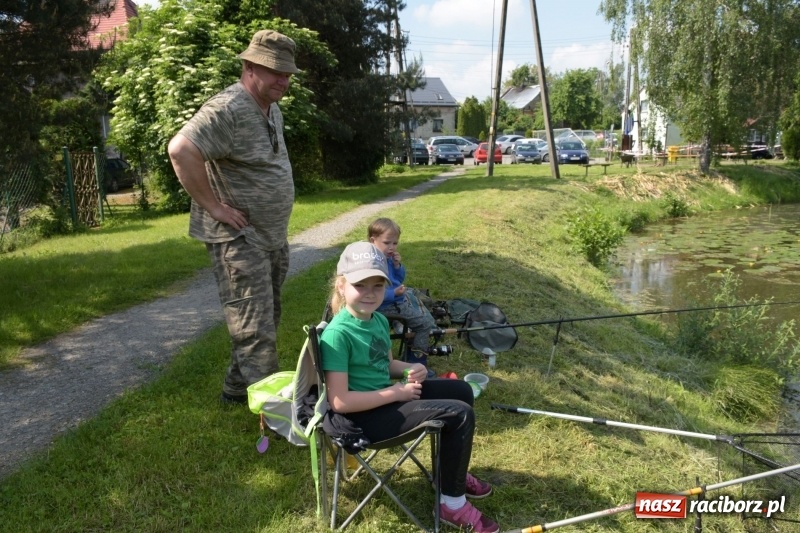 Zdjęcie w galerii na portalu naszraciborz.pl: Wędkarski Dzień Dziecka na Trzecioku  wiadomości z regionu