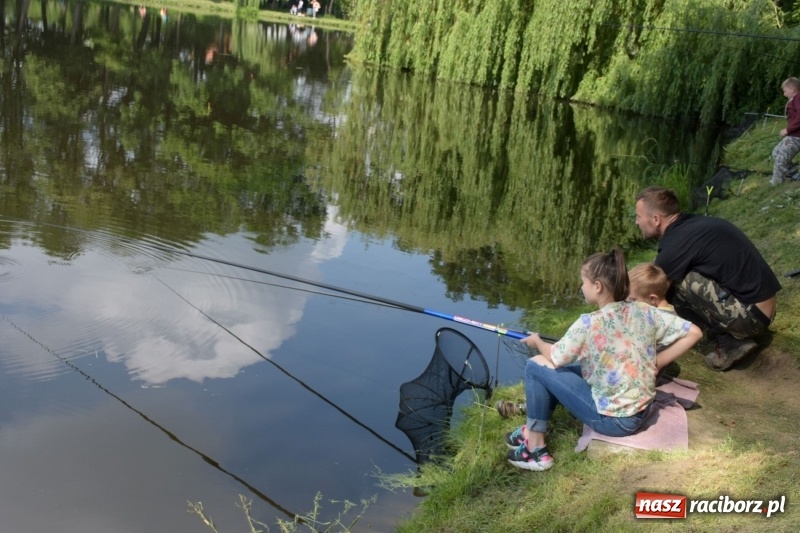 Zdjęcie w galerii na portalu naszraciborz.pl: Wędkarski Dzień Dziecka na Trzecioku  wiadomości z regionu