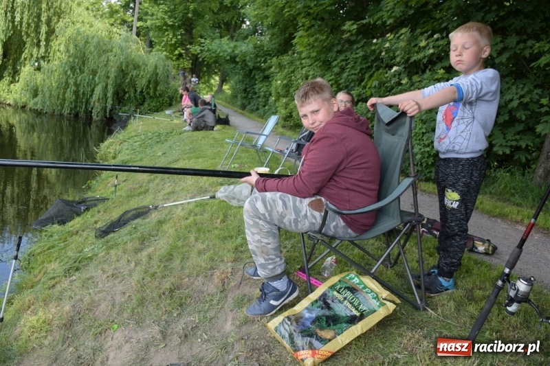 Zdjęcie w galerii na portalu naszraciborz.pl: Wędkarski Dzień Dziecka na Trzecioku  wiadomości z regionu