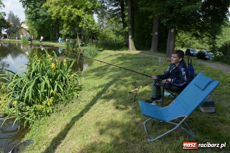 Zdjęcie w galerii na portalu naszraciborz.pl: Wędkarski Dzień Dziecka na Trzecioku  wiadomości z regionu