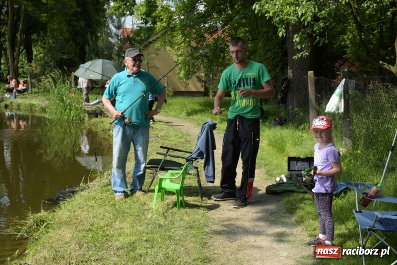 Zdjęcie w galerii na portalu naszraciborz.pl: Wędkarski Dzień Dziecka na Trzecioku  wiadomości z regionu