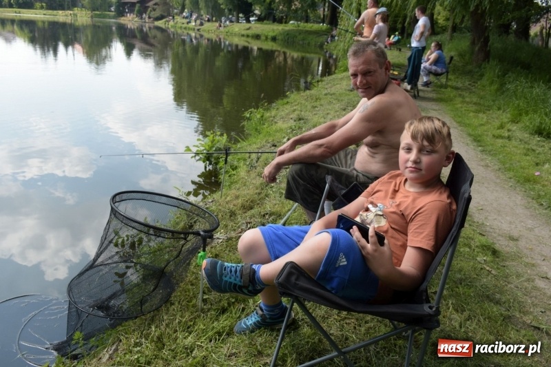 Zdjęcie w galerii na portalu naszraciborz.pl: Wędkarski Dzień Dziecka na Trzecioku  wiadomości z regionu