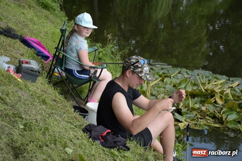 Zdjęcie w galerii na portalu naszraciborz.pl: Wędkarski Dzień Dziecka na Trzecioku  wiadomości z regionu