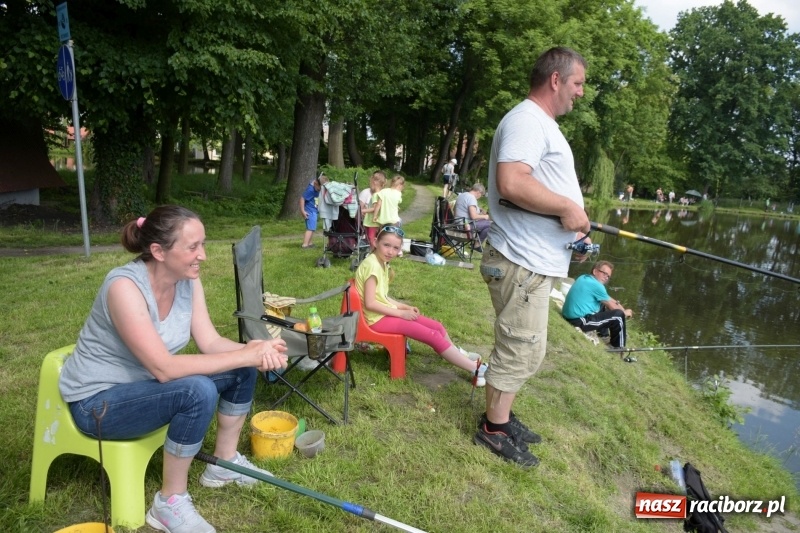 Zdjęcie w galerii na portalu naszraciborz.pl: Wędkarski Dzień Dziecka na Trzecioku  wiadomości z regionu