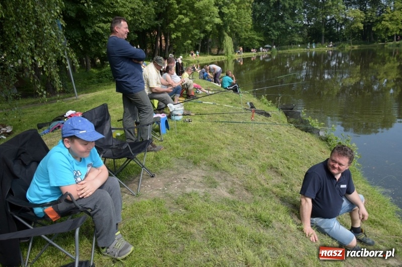 Zdjęcie w galerii na portalu naszraciborz.pl: Wędkarski Dzień Dziecka na Trzecioku  wiadomości z regionu