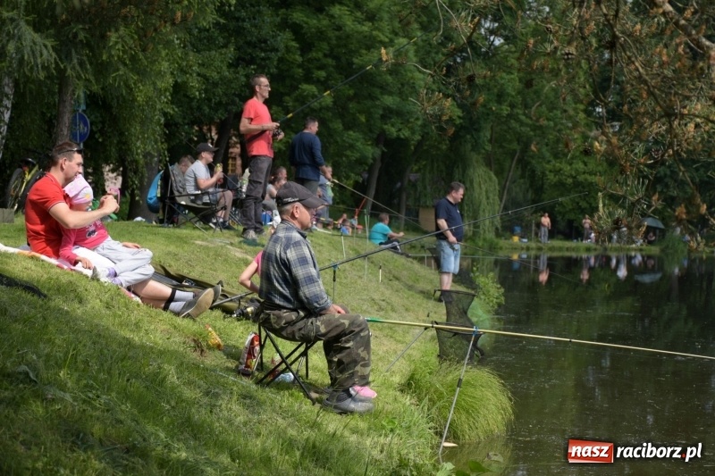 Zdjęcie w galerii na portalu naszraciborz.pl: Wędkarski Dzień Dziecka na Trzecioku  wiadomości z regionu