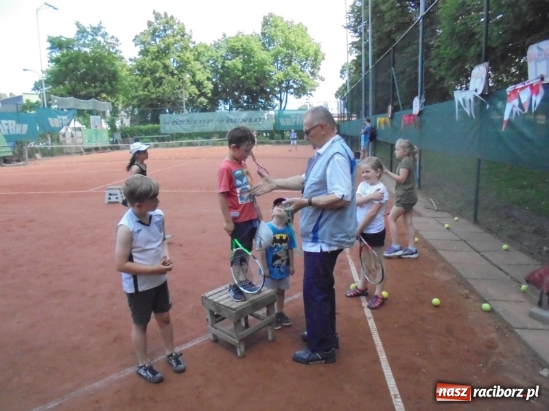Zdjęcie w galerii na portalu naszraciborz.pl: Tenisowy Dzień Dziecka na kortach Rafako wiadomości z regionu