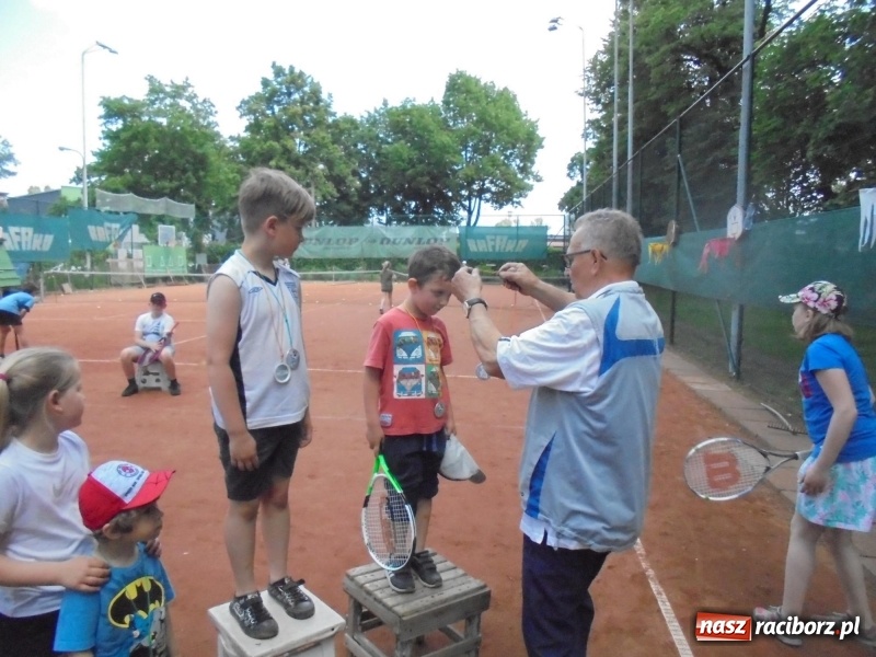 Zdjęcie w galerii na portalu naszraciborz.pl: Tenisowy Dzień Dziecka na kortach Rafako wiadomości z regionu