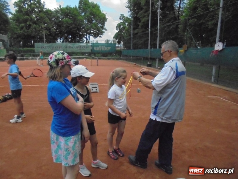 Zdjęcie w galerii na portalu naszraciborz.pl: Tenisowy Dzień Dziecka na kortach Rafako wiadomości z regionu