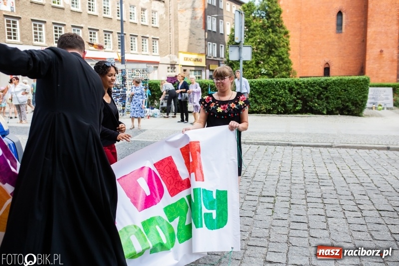 Zdjęcie w galerii na portalu naszraciborz.pl: Seksedukacja to deprawacja! Marsz dla życia w Raciborzu [FOTO i WIDEO] wiadomości z regionu