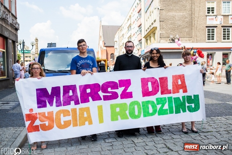 Zdjęcie w galerii na portalu naszraciborz.pl: Seksedukacja to deprawacja! Marsz dla życia w Raciborzu [FOTO i WIDEO] wiadomości z regionu