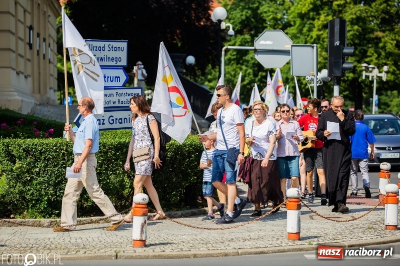 Zdjęcie w galerii na portalu naszraciborz.pl: Seksedukacja to deprawacja! Marsz dla życia w Raciborzu [FOTO i WIDEO] wiadomości z regionu