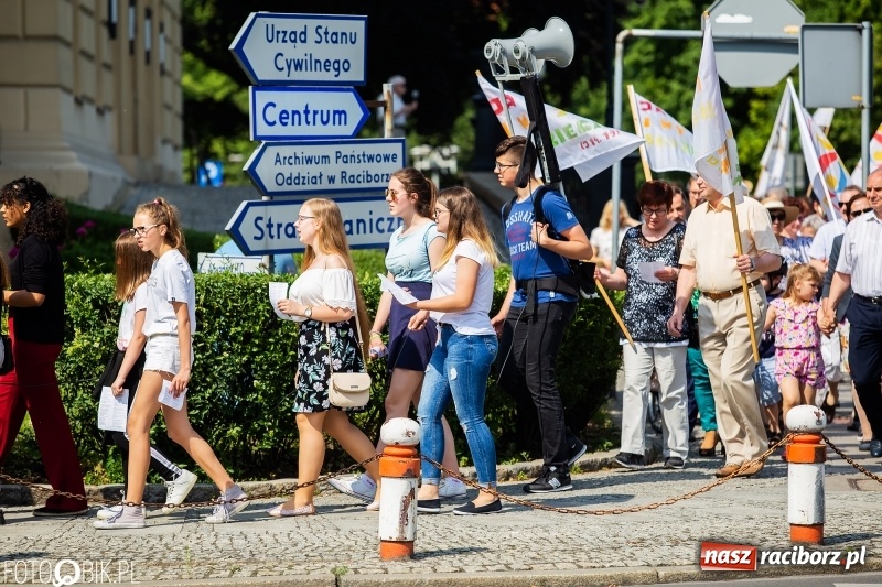 Zdjęcie w galerii na portalu naszraciborz.pl: Seksedukacja to deprawacja! Marsz dla życia w Raciborzu [FOTO i WIDEO] wiadomości z regionu