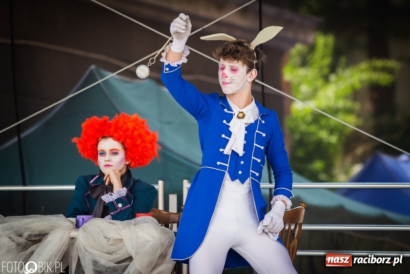 Zdjęcie w galerii na portalu naszraciborz.pl: Cyrkowe popisy na raciborskim Rynku [FOTO i WIDEO]  wiadomości z regionu