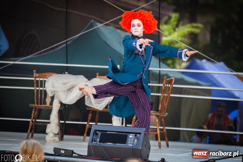 Zdjęcie w galerii na portalu naszraciborz.pl: Cyrkowe popisy na raciborskim Rynku [FOTO i WIDEO]  wiadomości z regionu