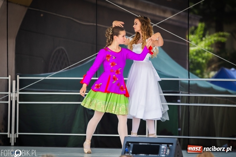 Zdjęcie w galerii na portalu naszraciborz.pl: Cyrkowe popisy na raciborskim Rynku [FOTO i WIDEO]  wiadomości z regionu