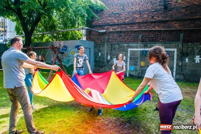 Zdjęcie w galerii na portalu naszraciborz.pl: Stowarzyszenie Spektrum świętowało Dzień Dziecka [FOTO] wiadomości z regionu