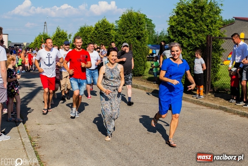 Zdjęcie w galerii na portalu naszraciborz.pl: Bieg o Puchar Burmistrza podczas festynu w Borucinie wiadomości z regionu