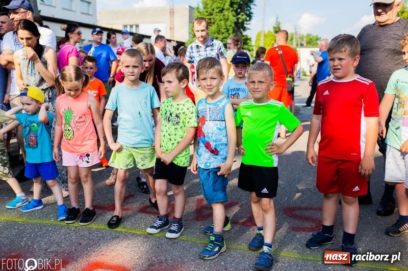 Zdjęcie w galerii na portalu naszraciborz.pl: Bieg o Puchar Burmistrza podczas festynu w Borucinie wiadomości z regionu