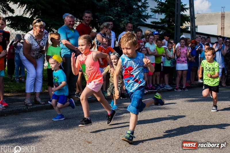Zdjęcie w galerii na portalu naszraciborz.pl: Bieg o Puchar Burmistrza podczas festynu w Borucinie wiadomości z regionu