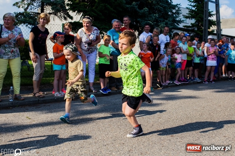 Zdjęcie w galerii na portalu naszraciborz.pl: Bieg o Puchar Burmistrza podczas festynu w Borucinie wiadomości z regionu