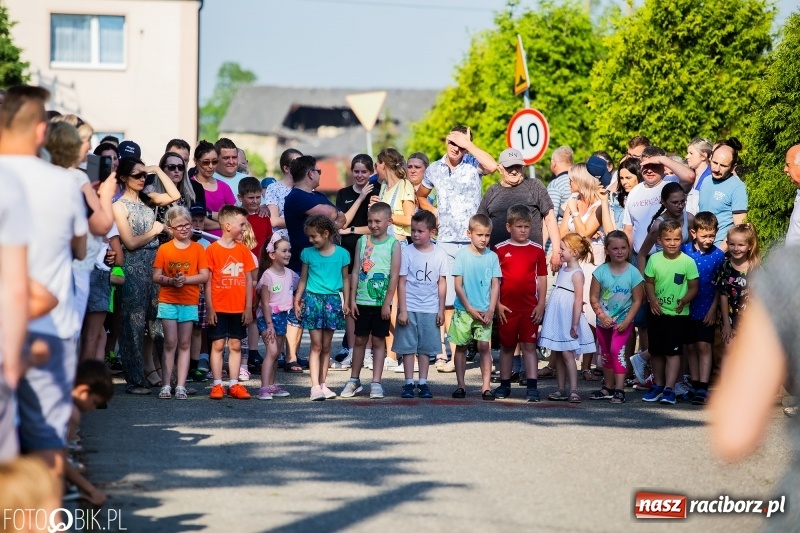 Zdjęcie w galerii na portalu naszraciborz.pl: Bieg o Puchar Burmistrza podczas festynu w Borucinie wiadomości z regionu