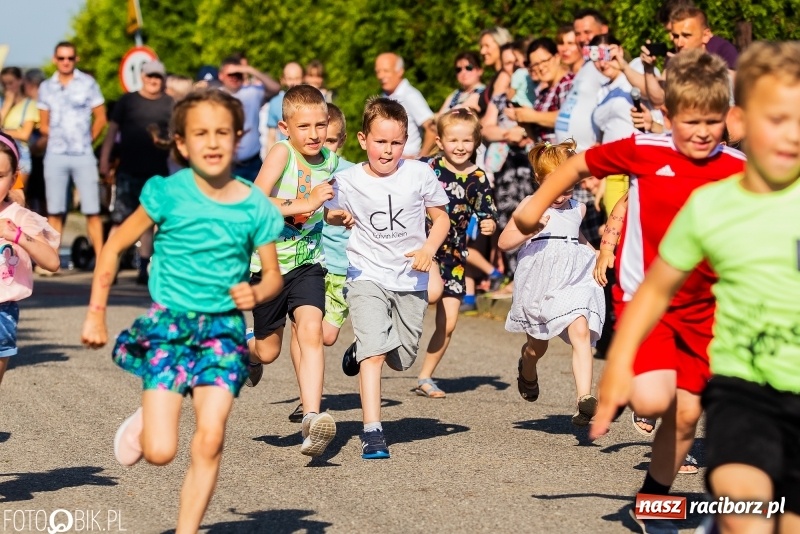 Zdjęcie w galerii na portalu naszraciborz.pl: Bieg o Puchar Burmistrza podczas festynu w Borucinie wiadomości z regionu