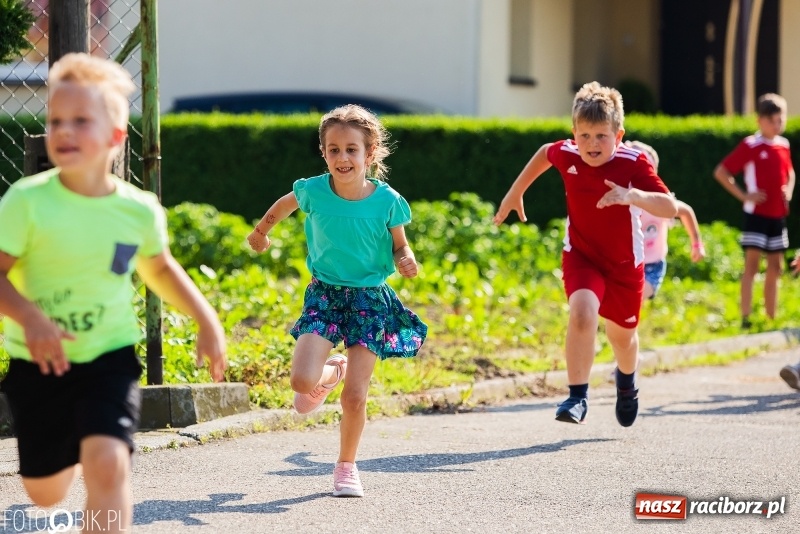 Zdjęcie w galerii na portalu naszraciborz.pl: Bieg o Puchar Burmistrza podczas festynu w Borucinie wiadomości z regionu
