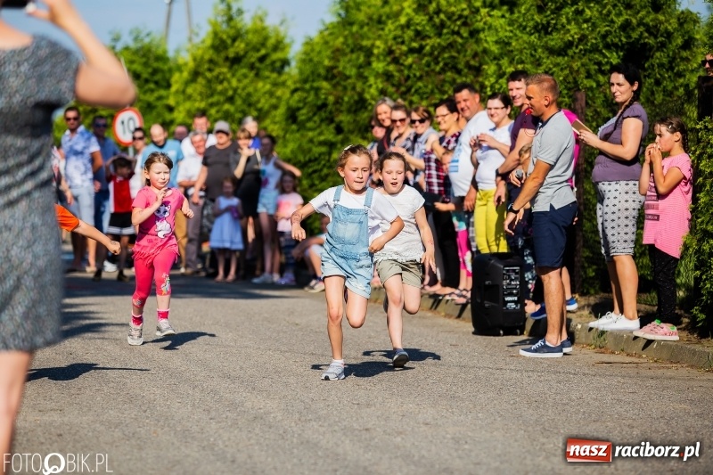 Zdjęcie w galerii na portalu naszraciborz.pl: Bieg o Puchar Burmistrza podczas festynu w Borucinie wiadomości z regionu