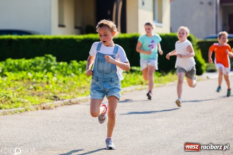 Zdjęcie w galerii na portalu naszraciborz.pl: Bieg o Puchar Burmistrza podczas festynu w Borucinie wiadomości z regionu