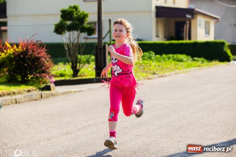 Zdjęcie w galerii na portalu naszraciborz.pl: Bieg o Puchar Burmistrza podczas festynu w Borucinie wiadomości z regionu