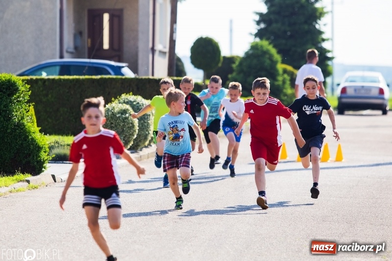 Zdjęcie w galerii na portalu naszraciborz.pl: Bieg o Puchar Burmistrza podczas festynu w Borucinie wiadomości z regionu