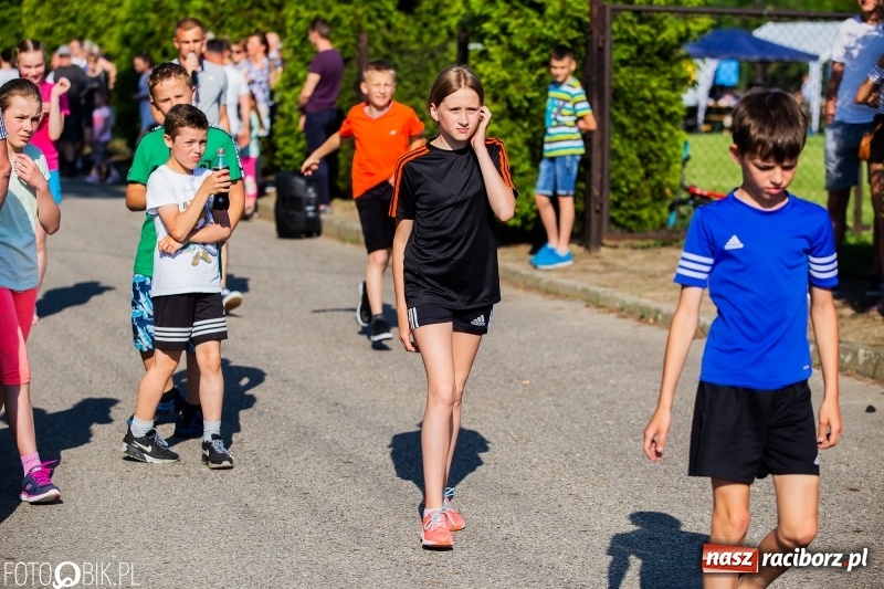 Zdjęcie w galerii na portalu naszraciborz.pl: Bieg o Puchar Burmistrza podczas festynu w Borucinie wiadomości z regionu