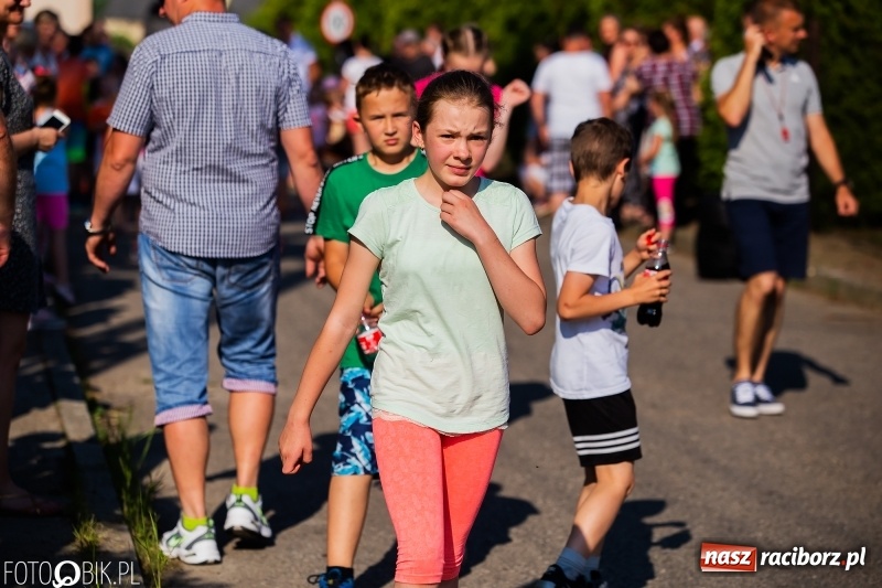 Zdjęcie w galerii na portalu naszraciborz.pl: Bieg o Puchar Burmistrza podczas festynu w Borucinie wiadomości z regionu