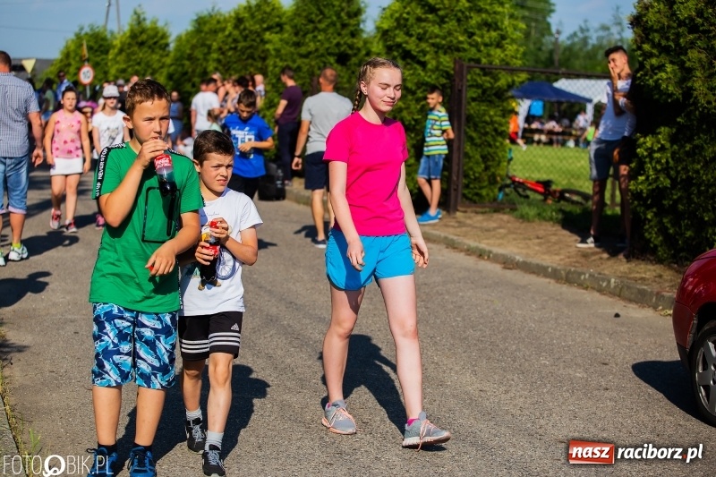 Zdjęcie w galerii na portalu naszraciborz.pl: Bieg o Puchar Burmistrza podczas festynu w Borucinie wiadomości z regionu