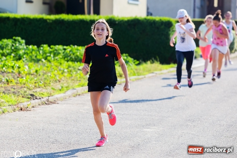 Zdjęcie w galerii na portalu naszraciborz.pl: Bieg o Puchar Burmistrza podczas festynu w Borucinie wiadomości z regionu