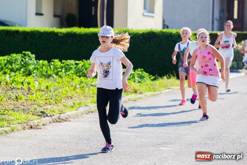 Zdjęcie w galerii na portalu naszraciborz.pl: Bieg o Puchar Burmistrza podczas festynu w Borucinie wiadomości z regionu