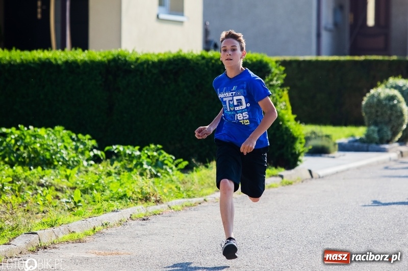Zdjęcie w galerii na portalu naszraciborz.pl: Bieg o Puchar Burmistrza podczas festynu w Borucinie wiadomości z regionu