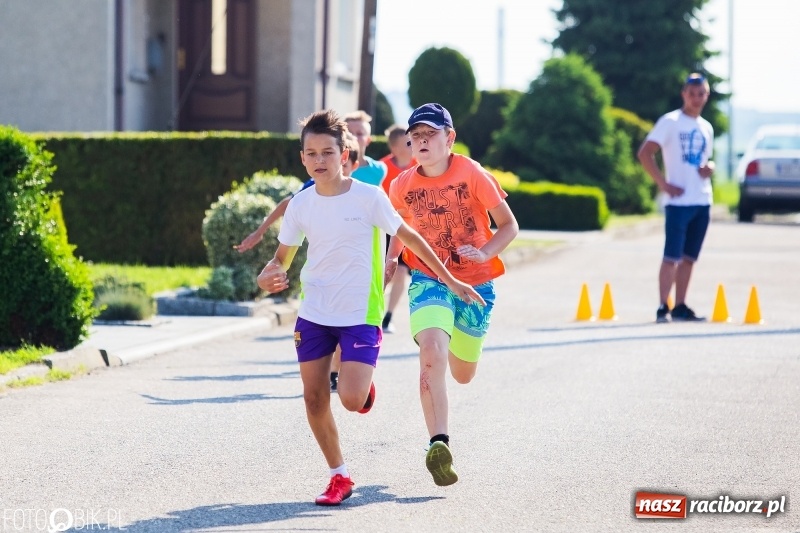 Zdjęcie w galerii na portalu naszraciborz.pl: Bieg o Puchar Burmistrza podczas festynu w Borucinie wiadomości z regionu