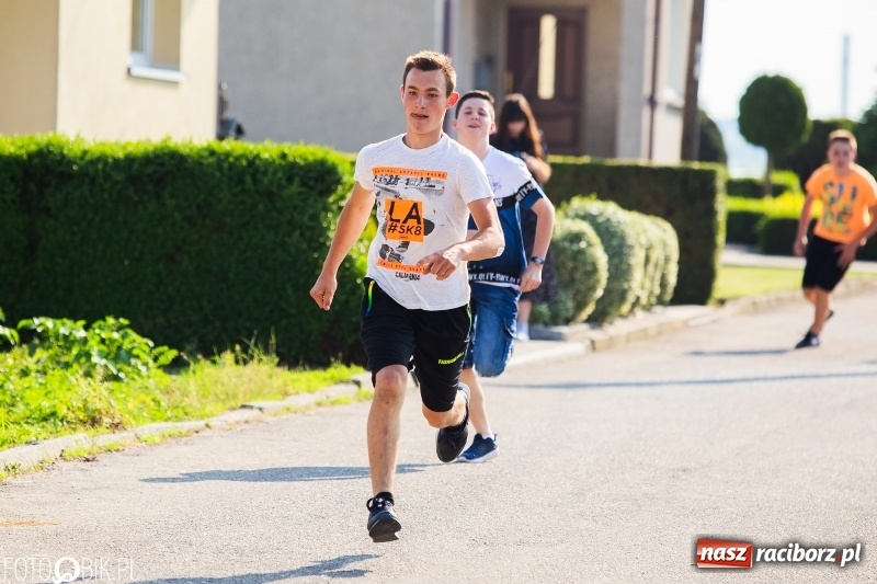 Zdjęcie w galerii na portalu naszraciborz.pl: Bieg o Puchar Burmistrza podczas festynu w Borucinie wiadomości z regionu