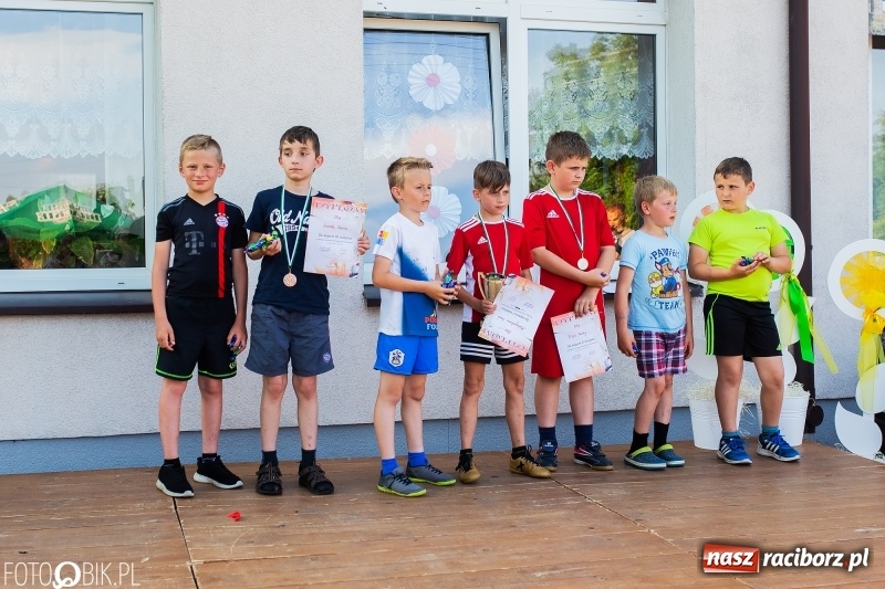 Zdjęcie w galerii na portalu naszraciborz.pl: Bieg o Puchar Burmistrza podczas festynu w Borucinie wiadomości z regionu