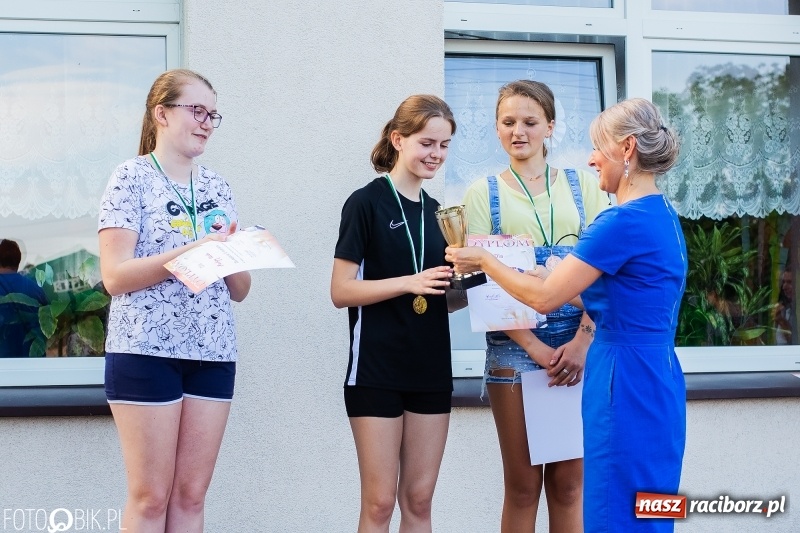 Zdjęcie w galerii na portalu naszraciborz.pl: Bieg o Puchar Burmistrza podczas festynu w Borucinie wiadomości z regionu