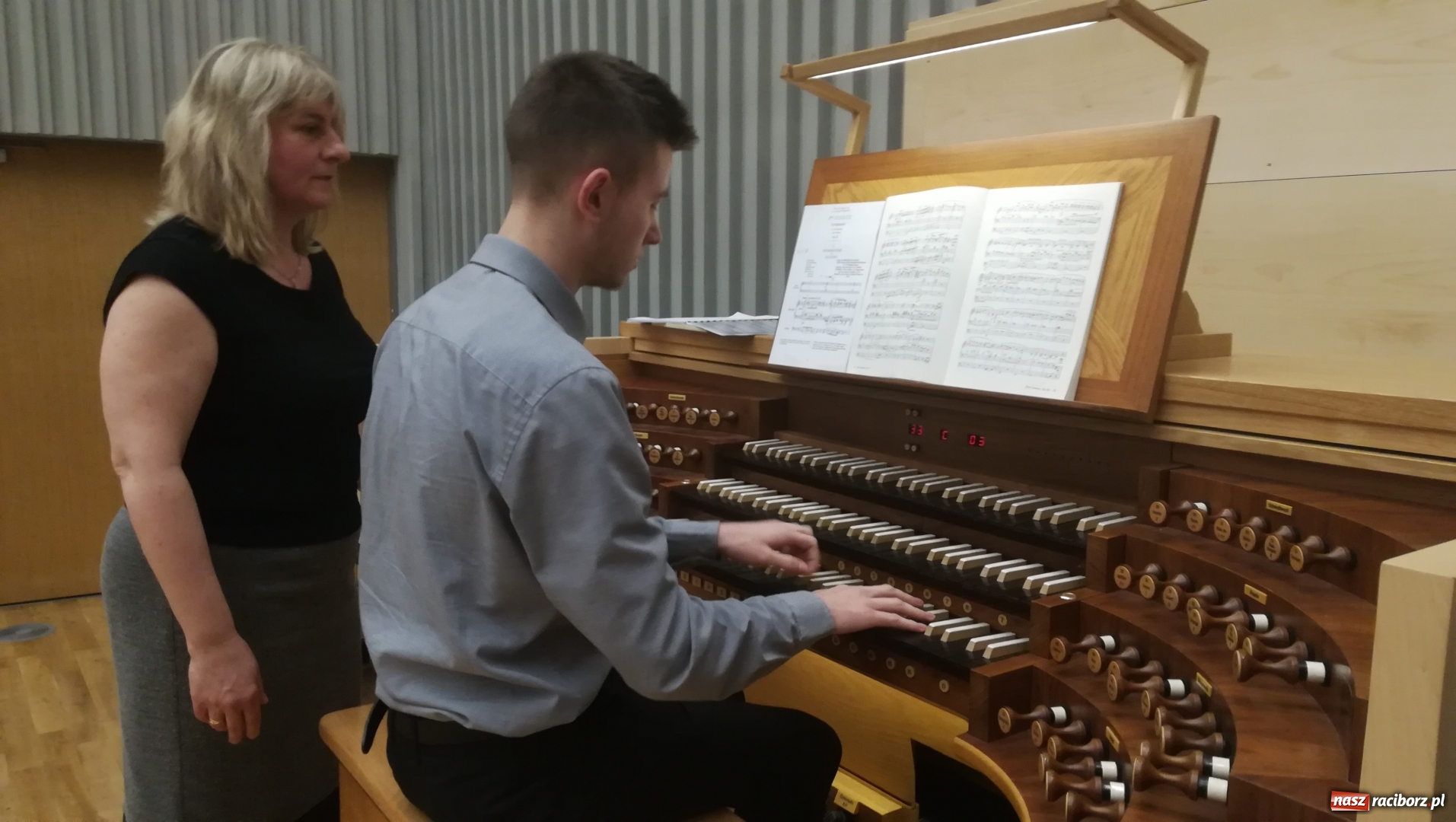 Zdjęcie w galerii na portalu naszraciborz.pl: Mariusz Wycisk z Grand Prix konkursu muzycznego CEA i stypendium Ministra Kultury wiadomości z regionu