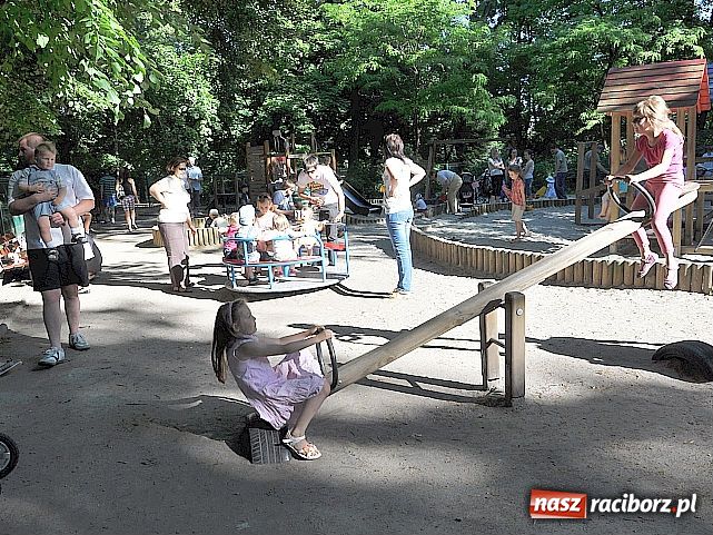 Zdjęcie w galerii na portalu naszraciborz.pl: Placów zabaw wciąż za mało wiadomości z regionu