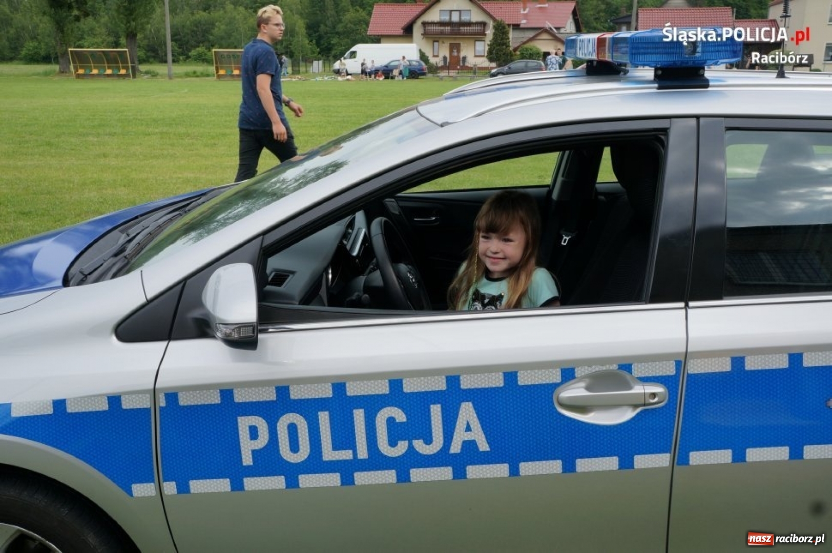 Zdjęcie w galerii na portalu naszraciborz.pl: Dzień Dziecka w Siedliskach z raciborską policją wiadomości z regionu