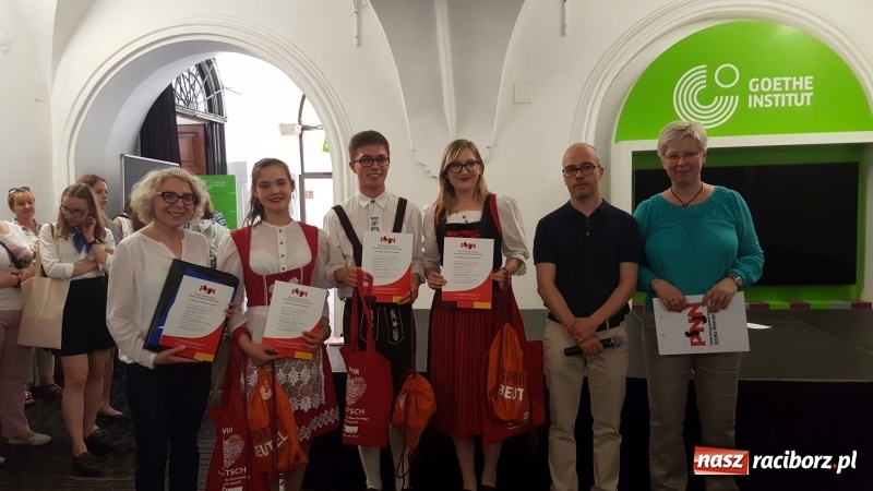 Zdjęcie w galerii na portalu naszraciborz.pl: Turbolandeskunde - uczniowie II LO najlepsi!  wiadomości z regionu