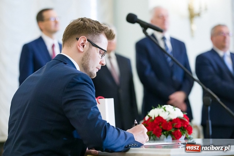 Zdjęcie w galerii na portalu naszraciborz.pl: Michał Woś z Raciborza wszedł w skład rządu Rzeczypospolitej Polskiej. Mamy komentarz nowego ministra na temat spraw raciborskich wiadomości z regionu